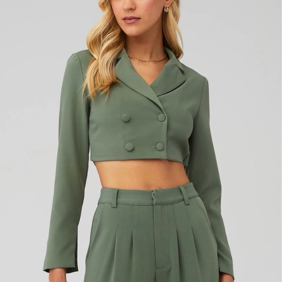 SAGE THE LABEL COOL CLASSIC CROP BLAZER - Picture 1 of 3
